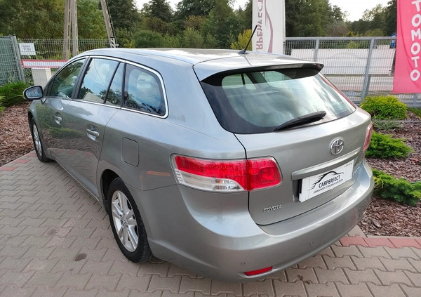 Toyota Avensis cena 19900 przebieg: 293000, rok produkcji 2009 z Supraśl małe 301